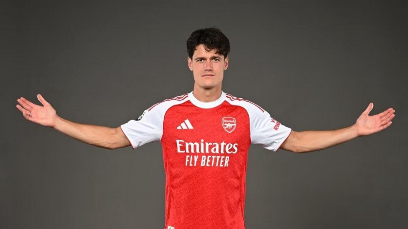 Nogaard ngồi ngoài trận MU vs Arsenal - Ảnh: @Footy2SA