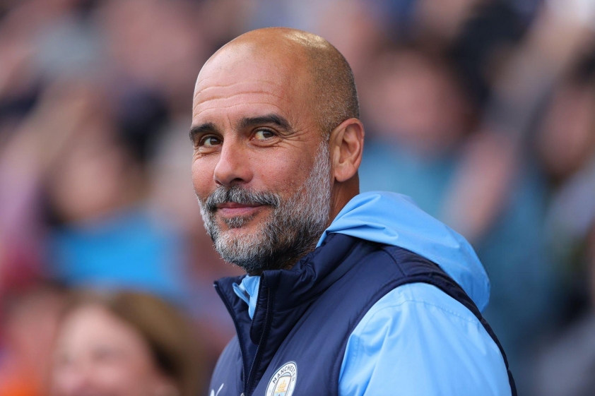 Guardiola không muốn quá nhiều cầu thủ ở đội một dù đã nhận cảnh báo về việc Man City phải thi đấu nhiều trận trong mùa này - Ảnh: @VibesFoot