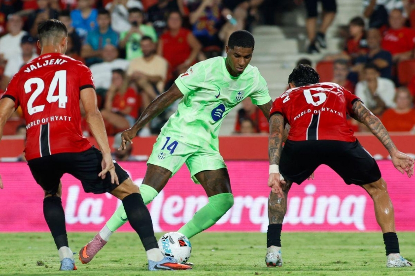 Rashford ra mắt <a rel='dofollow' href='https://thethao365.me/la-liga.html'>La Liga</a> sau khi vào sân thay Torres phút 69 (Ảnh: The Guardian).  