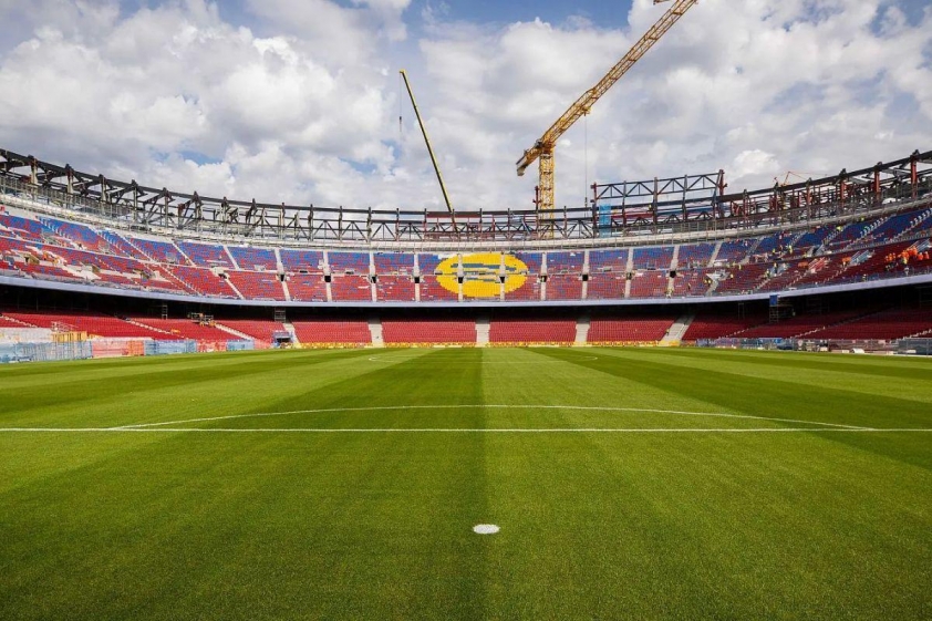 Thời gian trở lại Camp Nou của Barca bị đẩy lùi (Ảnh: Football Espana).