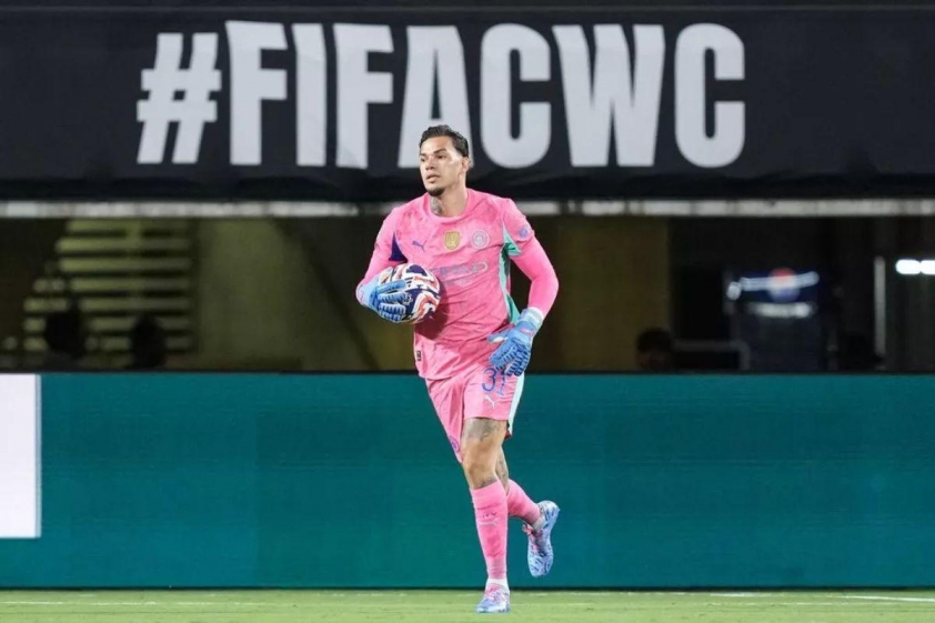 Ederson không được đăng ký thi đấu trước Wolves (Ảnh: MEN).