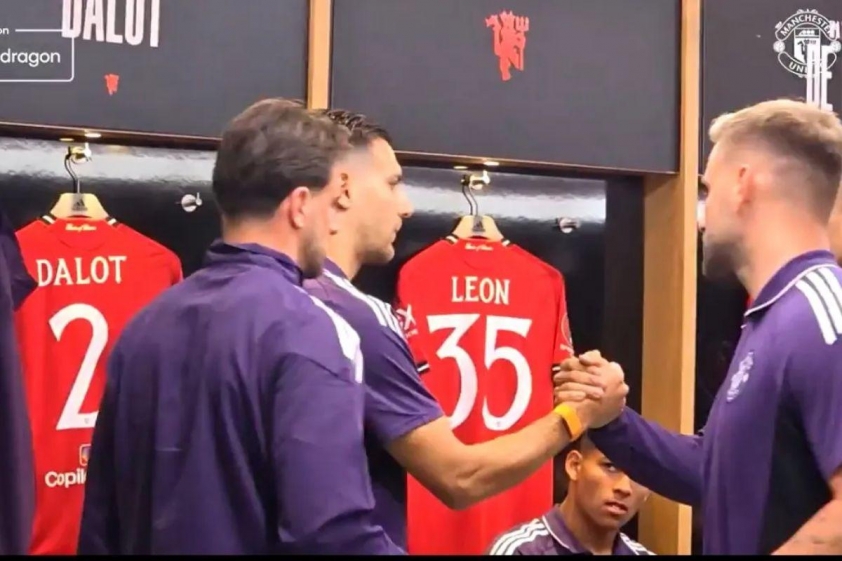 MU vô tình tiết lộ thông tin thay đổi số áo trong đội hình (Ảnh: talkSPORT).