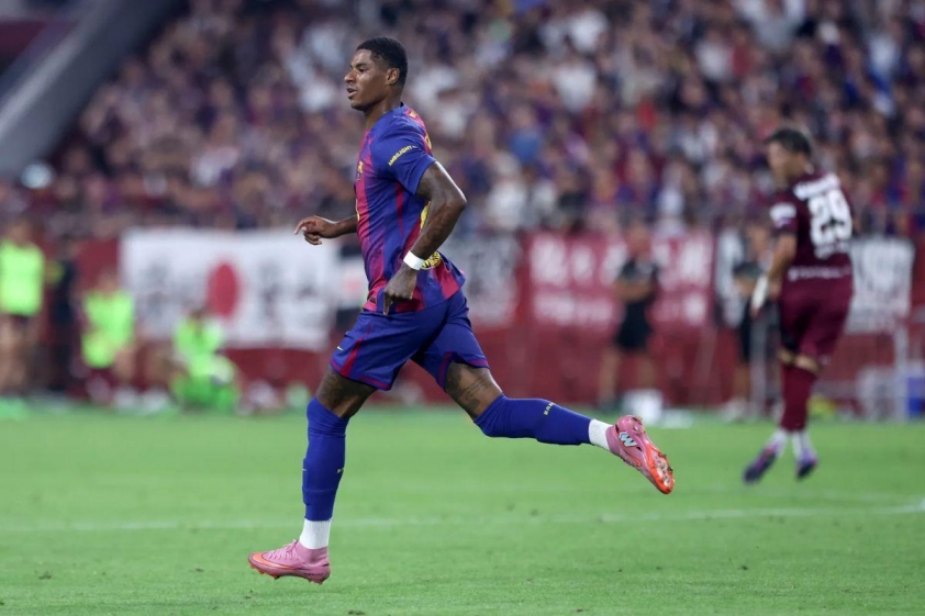 Trận ra mắt của <a rel='dofollow' href='https://thethao365.me/page/marcus-rashford.html'>Marcus Rashford</a> tại Barcelona chỉ kéo dài 33 phút (Ảnh: The Sun).