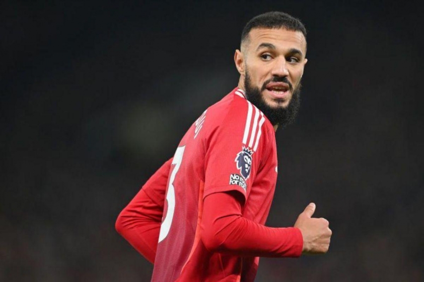 Mazraoui bất ngờ được <a rel='dofollow' href='https://thethao365.me/page/ruben-amorim.html'>Ruben Amorim</a> tin tưởng (Ảnh: BBC).