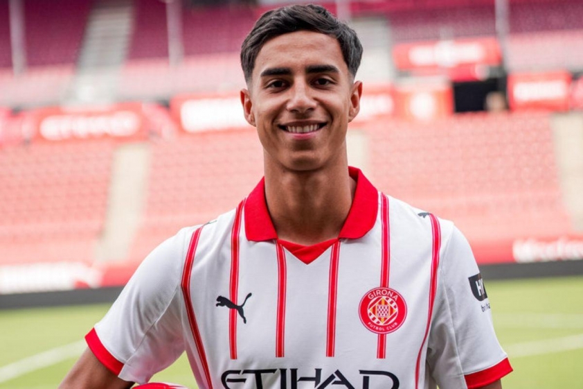 Girona đã trao cơ hội ra mắt cho Vitor Reis, cầu thủ trẻ vừa được Man City cho mượn (Ảnh: L'Esportiu).