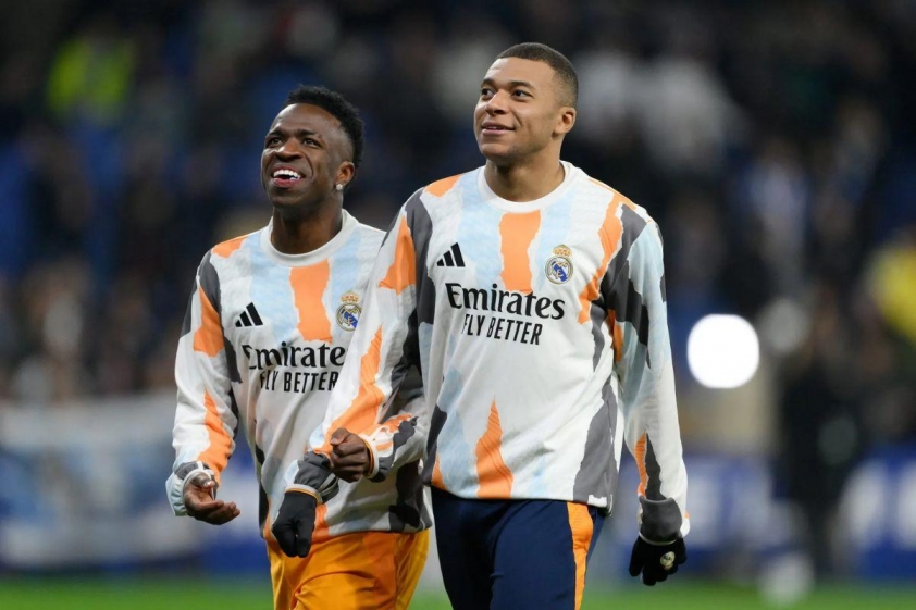 Vinicius phải cạnh tranh gắt gao với Mbappe (Ảnh: Madrid Universal).