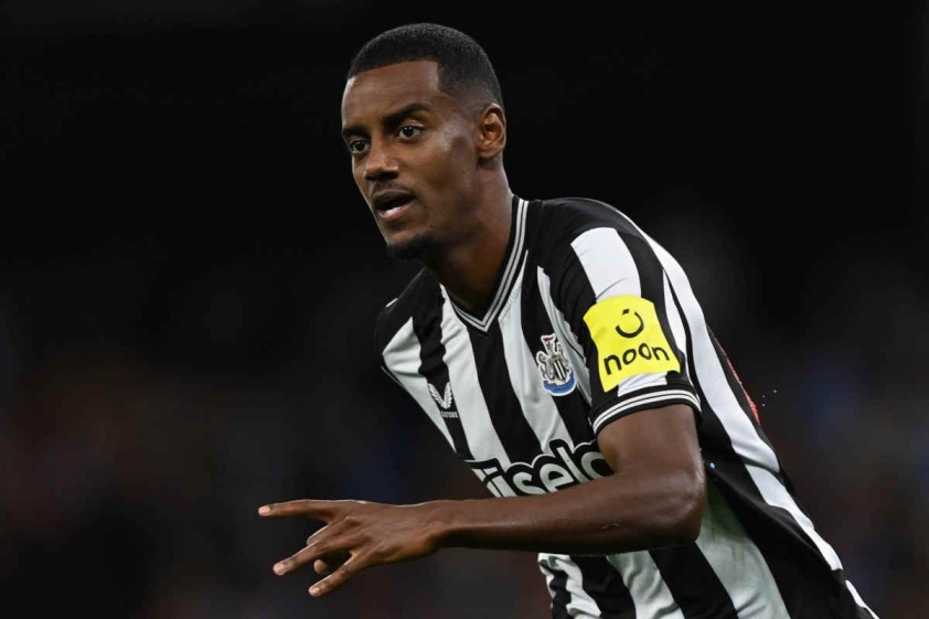 Việc Alexander Isak vắng mặt trong chuyến du đấu của Newcastle khó có thể là do 'trùng hợp' (Ảnh: EPSN)