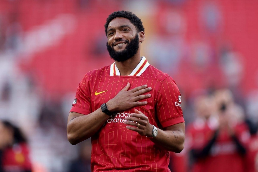 Joe Gomez là một hậu vệ đa năng, có thể đảm nhận mọi vị trí ở hàng thủ (Ảnh: Carl Recine).