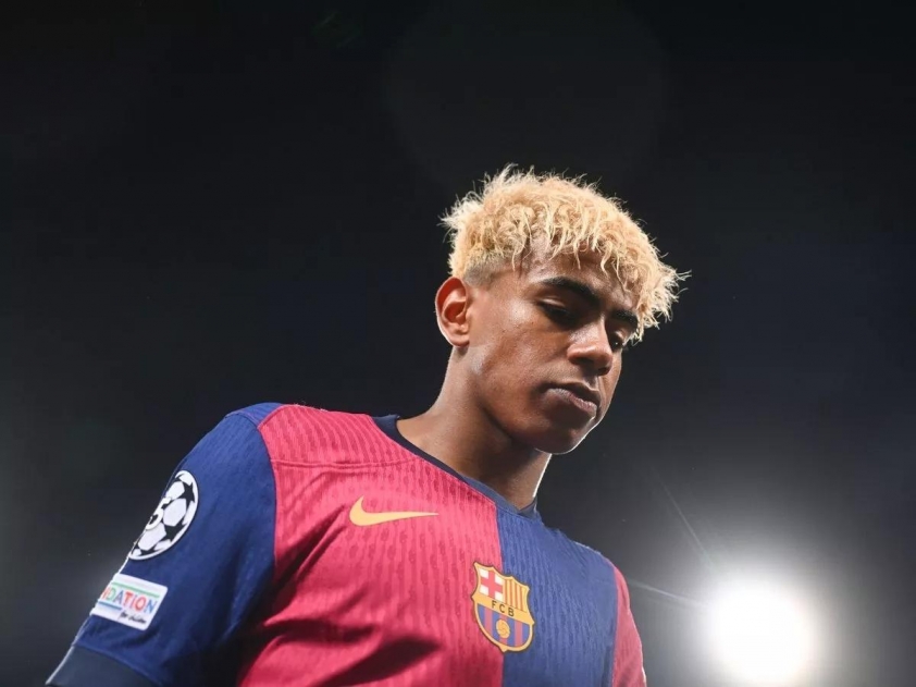 Lamine Yamal lên tiếng đáp trả lại HLV trưởng Barcelona 698353