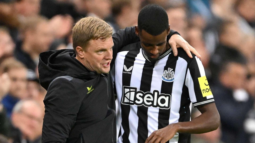 Arne Slot nhắn tin cho Eddie Howe giữa lùm xùm thương vụ  691625