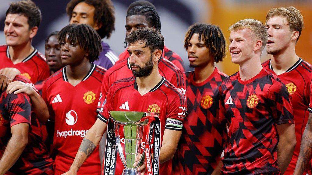 mu-se-bat-dau-chien-dich-carabao-cup-voi-doi-thu-hang-duoi-grimsby-town