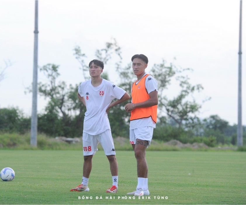 viet-kieu-mai-cong-thanh-tap-luyen-cung-clb-hai-phong