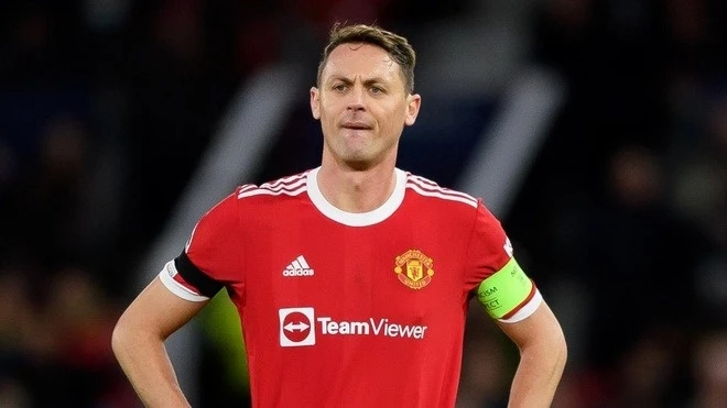 matic-tung-la-tru-cot-tai-old-trafford