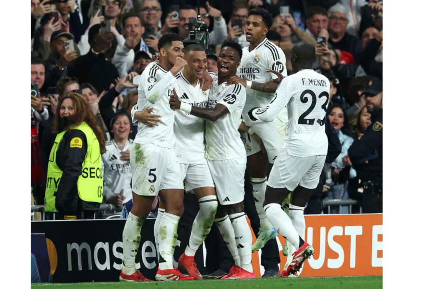 real-madrid-dang-thay-da-doi-thit-tung-ngay