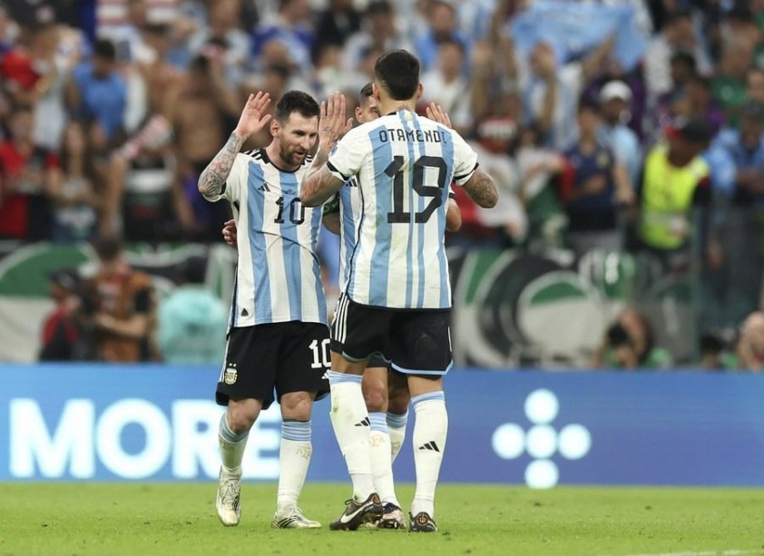 Lionel Messi vẫn để ngỏ khả năng tham dự giải đấu, Otamendi dính án treo giò càng khiến Argentina phải đau đầu.
