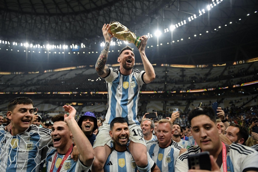 Messi được tôn vinh như 'thánh sống' tại Argentina. (Ảnh: X @fcb_herbo)