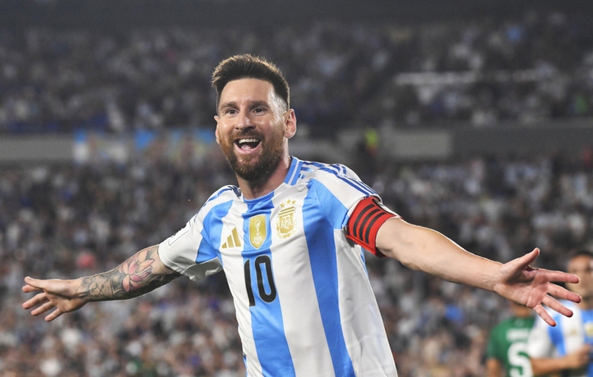 Hat-trick đầu tiên của Messi: Lần đầu 'đẹp như mơ' 543518