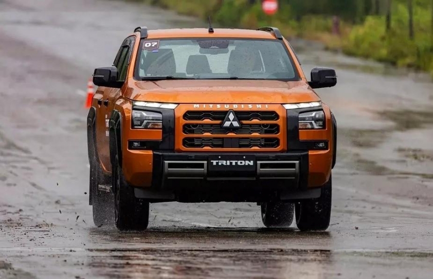 Phân khúc bán tải tháng 9/2024: Ford Ranger vẫn là 'chân ái', Mitsubishi Triton tăng trưởng mạnh nhất 542261