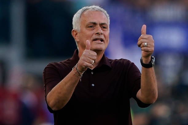 HLV Mourinho: ‘Ở giải đấu này, học trò của tôi phải biết diễn hề và ăn vạ thì mới kiếm được penalty’ 190195