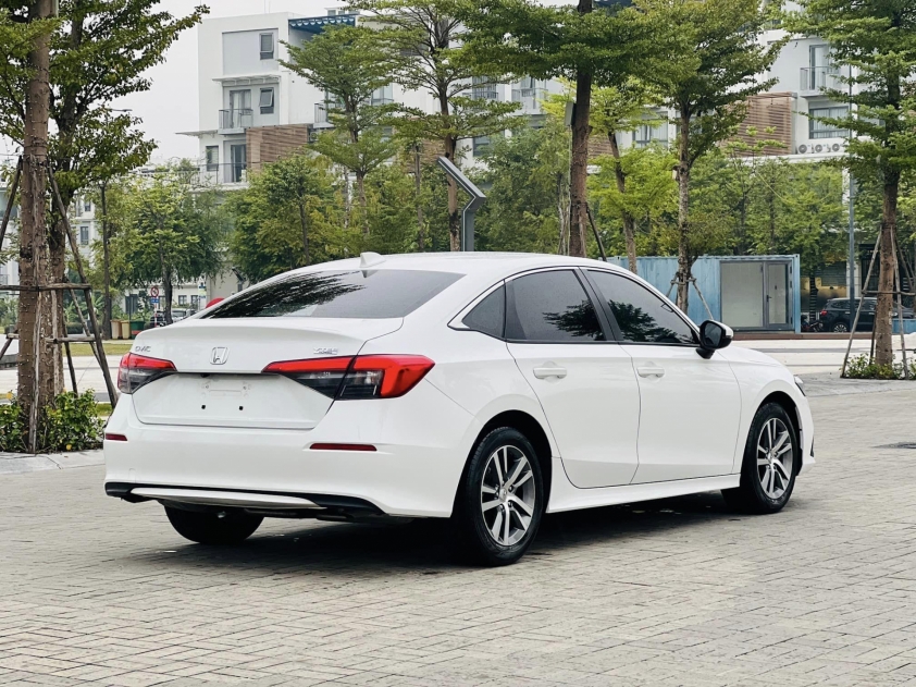 Bất ngờ với mức giá rao bán khó tin của Honda Civic 2022 sau 2 năm lăn bánh 552363