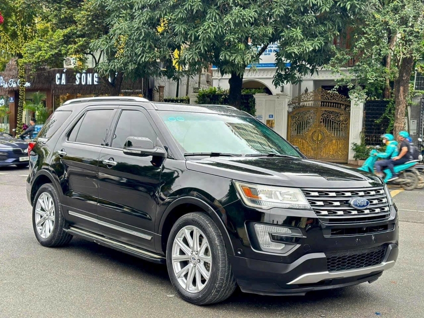 Ford Explorer 2017 rao bán khó tin sau 7 năm sử dụng 541542