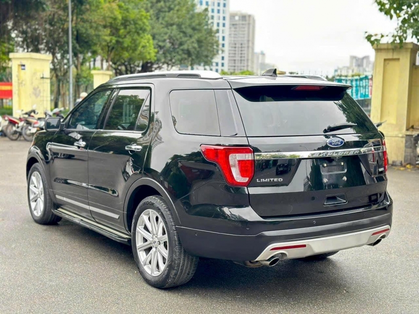 Ford Explorer 2017 rao bán khó tin sau 7 năm sử dụng 541548