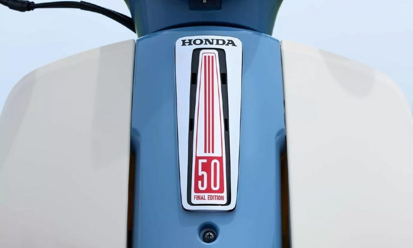 Honda Super Cub 50 Final Edition: Phiên bản cuối đầy cảm xúc của dòng xe huyền thoại 550976