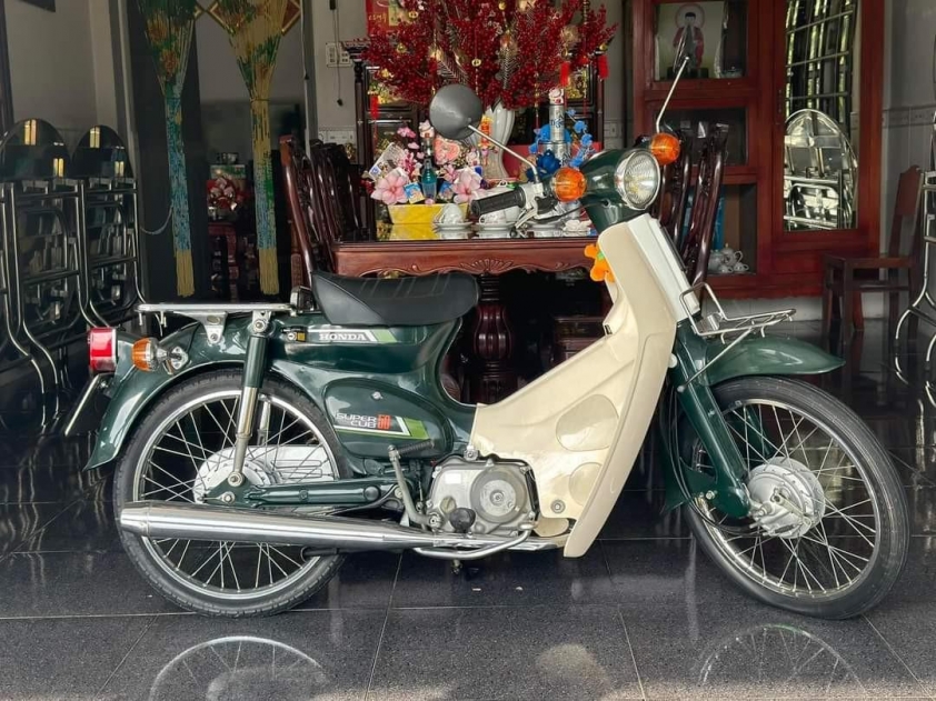 Kỷ vật cố nhạc sĩ Trịnh Công Sơn - chiếc Honda Cub 1979 thuộc về chủ nhân mới 564884