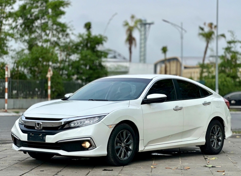 Lăn bánh 4 năm, Honda Civic 2020 được rao bán với giá bao nhiêu? 543123