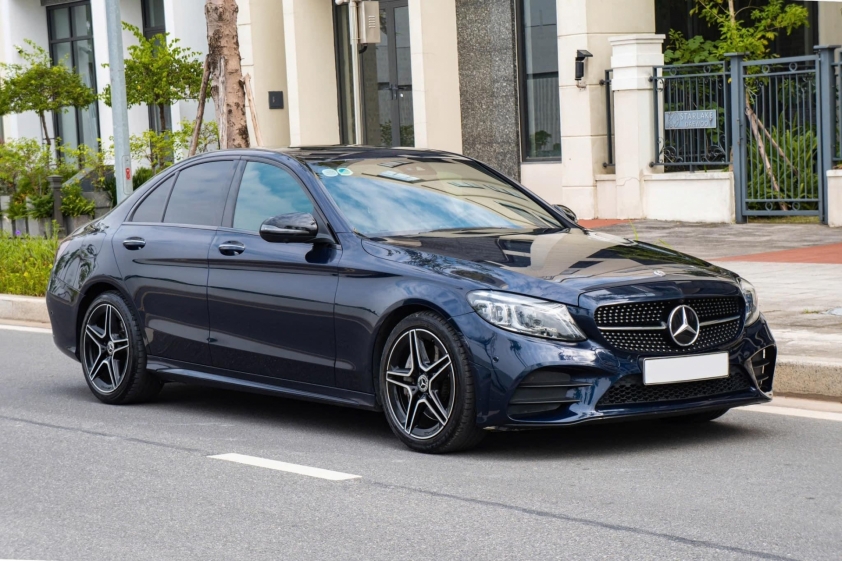 Xe sang Mercedes-Benz C 300 2019 rao bán với giá khó tin sau 5 năm sử dụng 551830