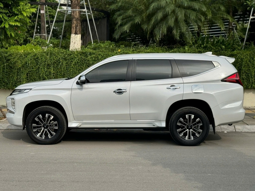 Mitsubishi Pajero Sport 2021 sử dụng 3 năm lên sàn xe cũ với giá khó tin 546358