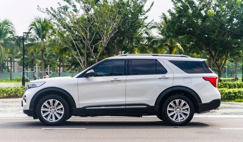 Ngỡ ngàng giá bán của SUV 7 chỗ Ford Explorer 2021 sau 3 năm sử dụng 549087