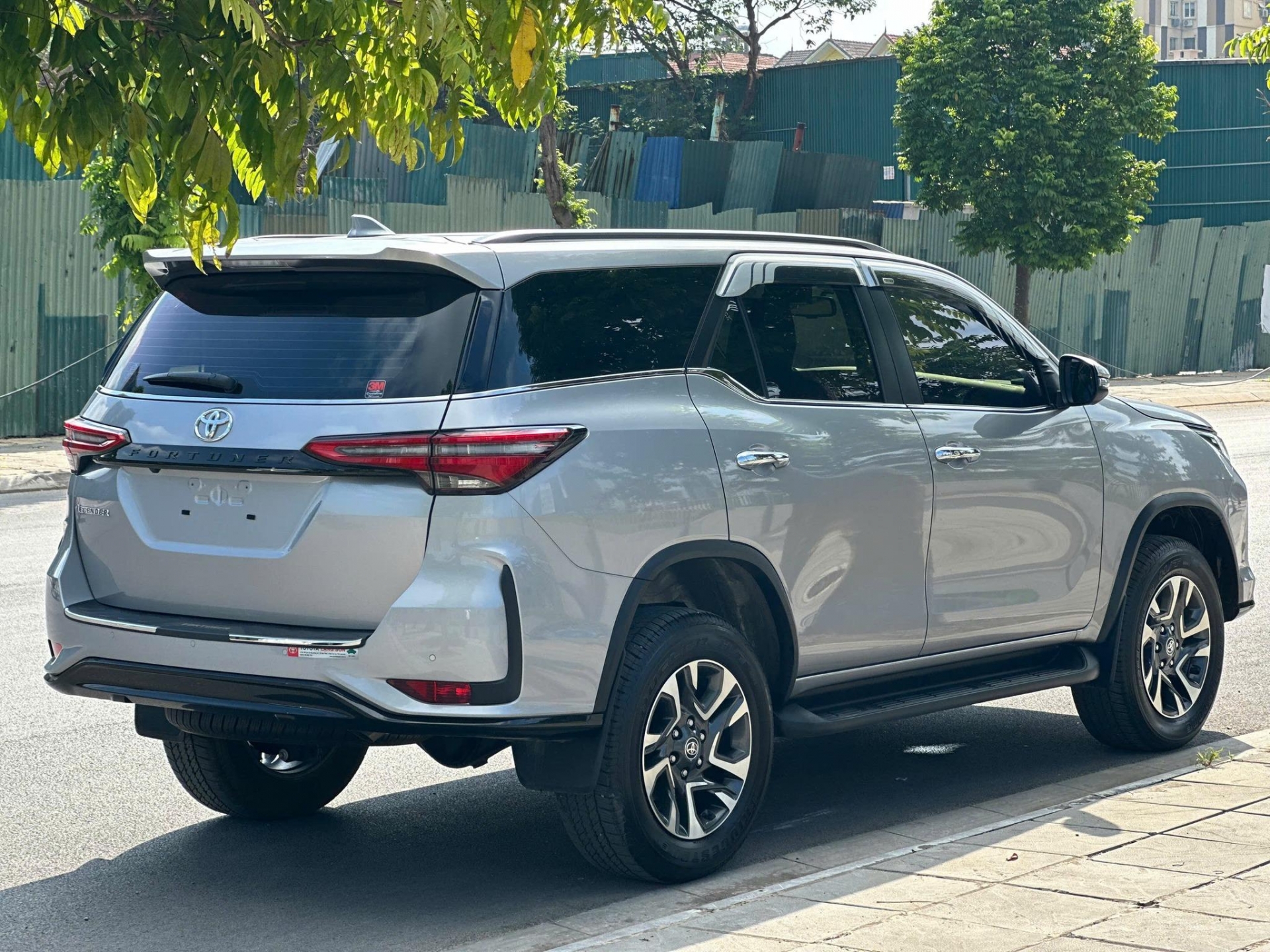 Toyota Fortuner 2024 chạy ‘siêu lướt’ 8.000 km lên sàn xe cũ với giá khó tin 535187