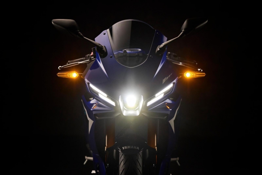 2025-yamaha-r3-is-now-the-coolest-way-for-young-riders-into-the-world-of-supersports_44