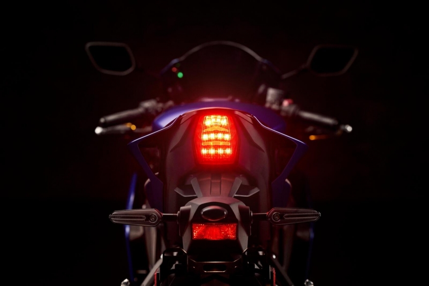 2025-yamaha-r3-is-now-the-coolest-way-for-young-riders-into-the-world-of-supersports_55