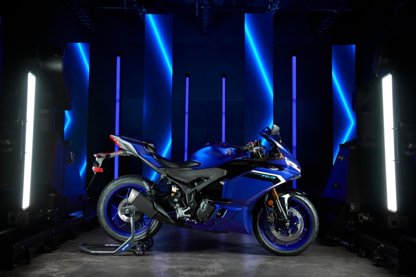 2025-yamaha-r3-is-now-the-coolest-way-for-young-riders-into-the-world-of-supersports_42