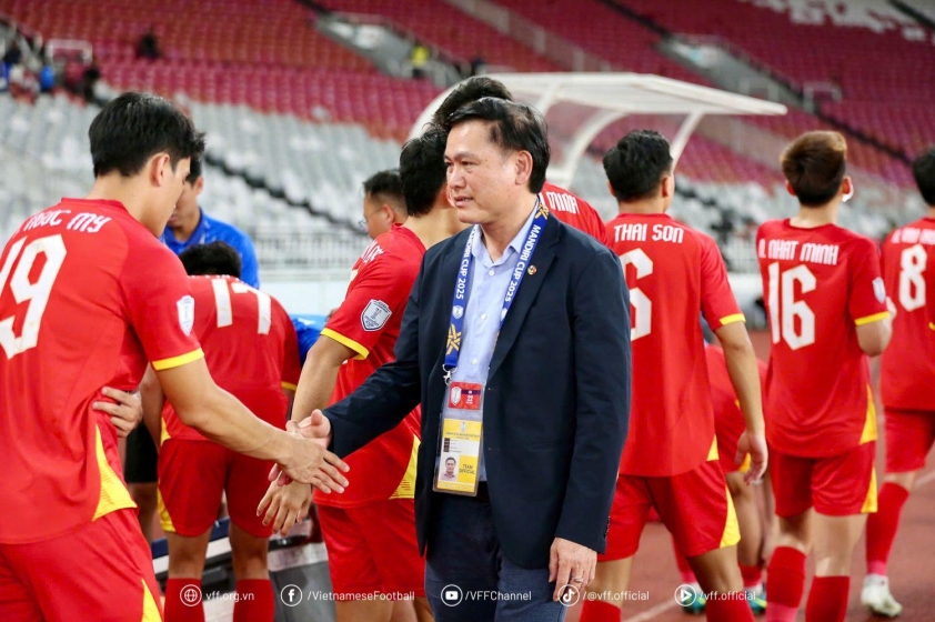 Phó chủ tịch VFF khen cầu thủ U23 Việt Nam khi bị đối phương bóp cổ-675334