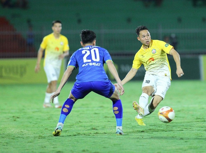 Trực tiếp Bình Định vs SLNA, 18h00 hôm nay 27/10-548016