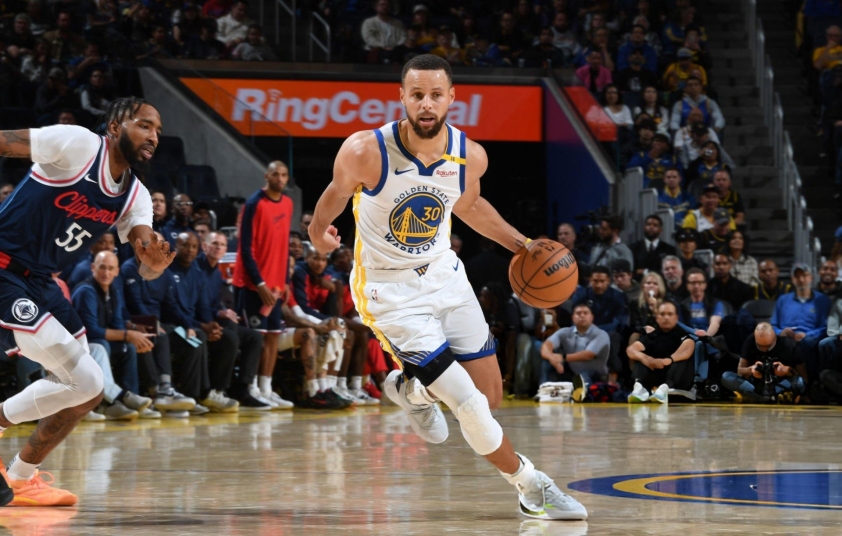 Ám ảnh 'cổ chân pha lê' lại ập đến với siêu sao bóng rổ Stephen Curry 548326