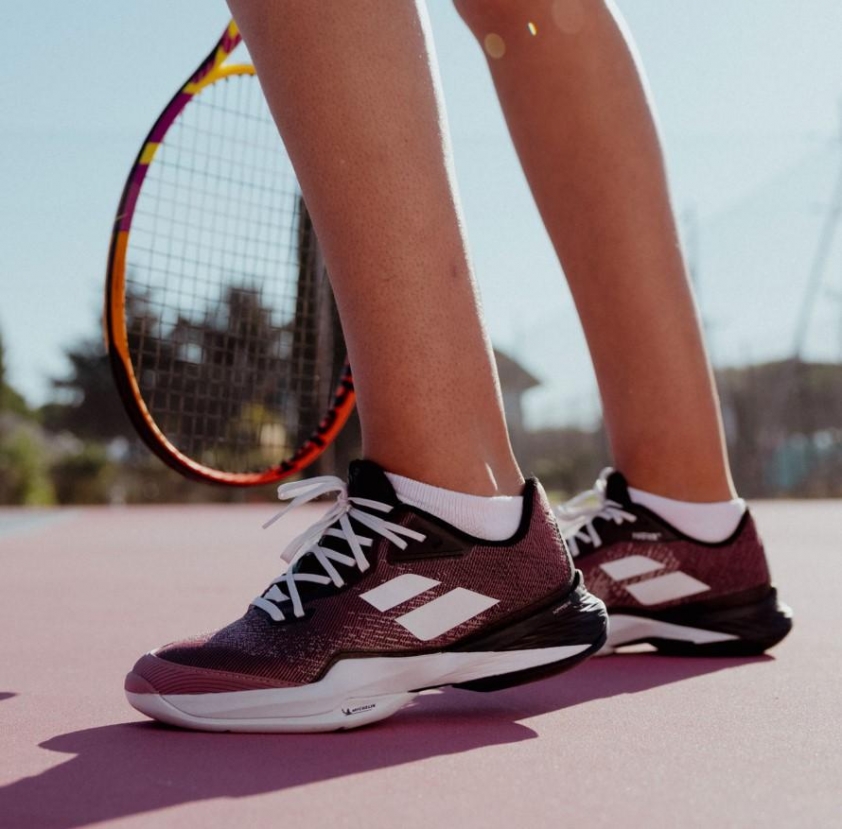 7 mẫu giày pickleball giá rẻ bất ngờ giúp chị em tránh chấn thương hiệu quả 688653