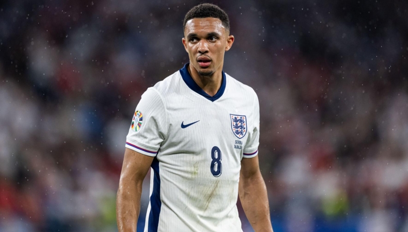 Alexander-Arnold: 'Tôi chọn Quả bóng vàng thay vì World Cup' 547833