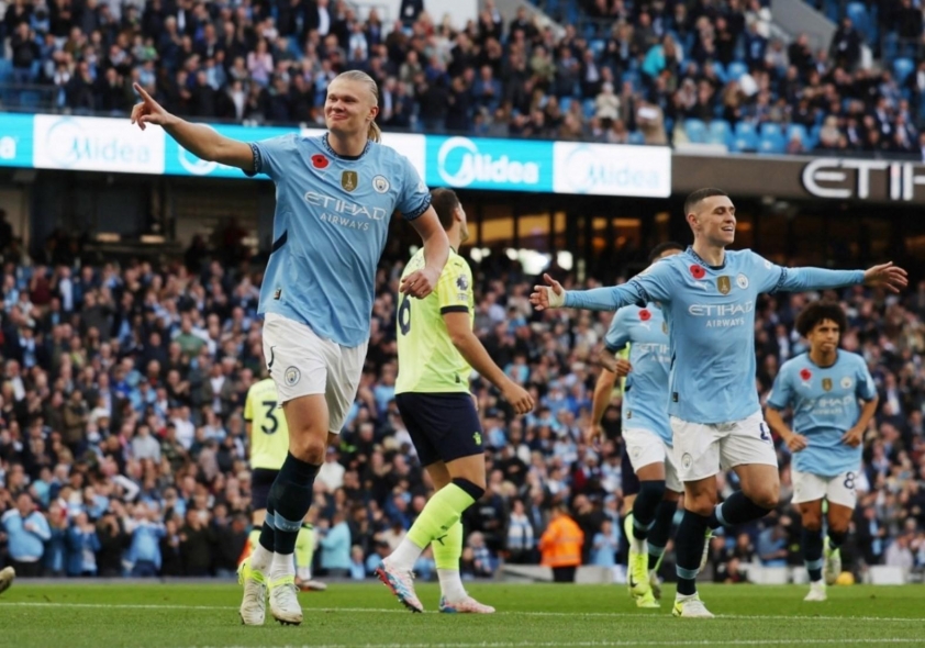 Man City thắng dễ Southampton, chiếm ngôi đầu Premier League-547850