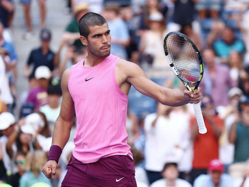 Alcaraz giành quyền vào tứ kết US Open 2025 bằng chiến thắng mãn nhãn-695824