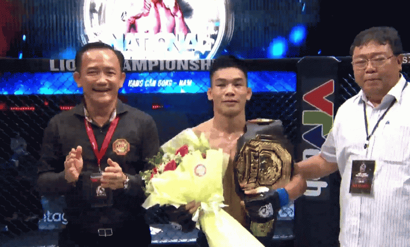 LION Championship 25: Trần Ngọc Lượng hạ đẹp Lê Văn Tuần, xưng vương hạng cân 60kg 686232