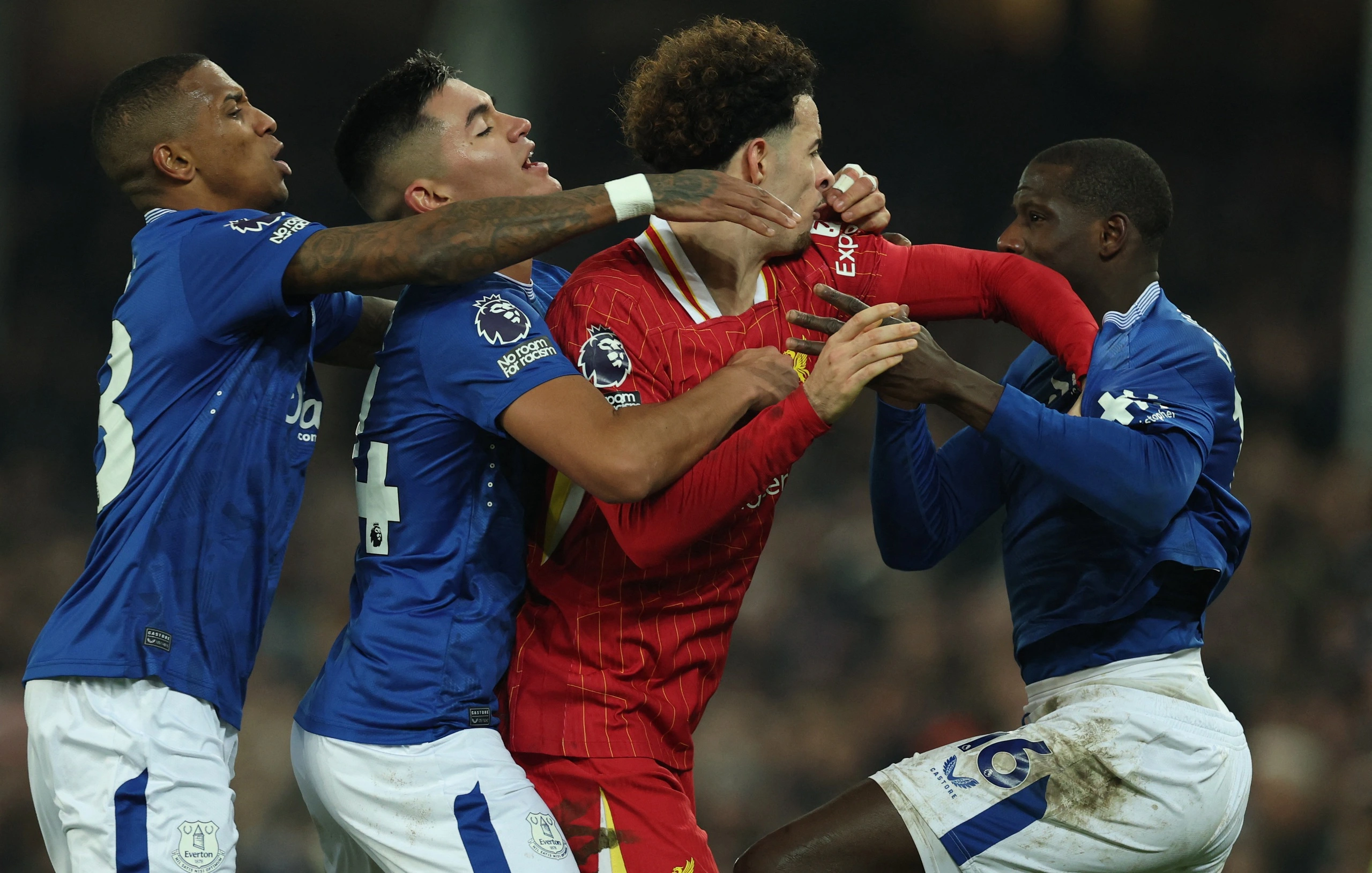 liverpool-everton-ngoai-hang-anh
