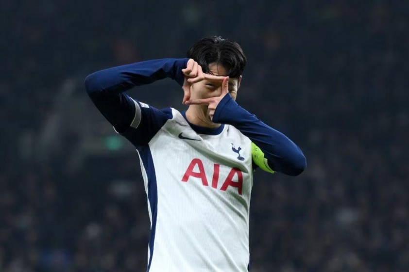 Son ghi bàn sớm cho Tottenham. Ảnh: Getty